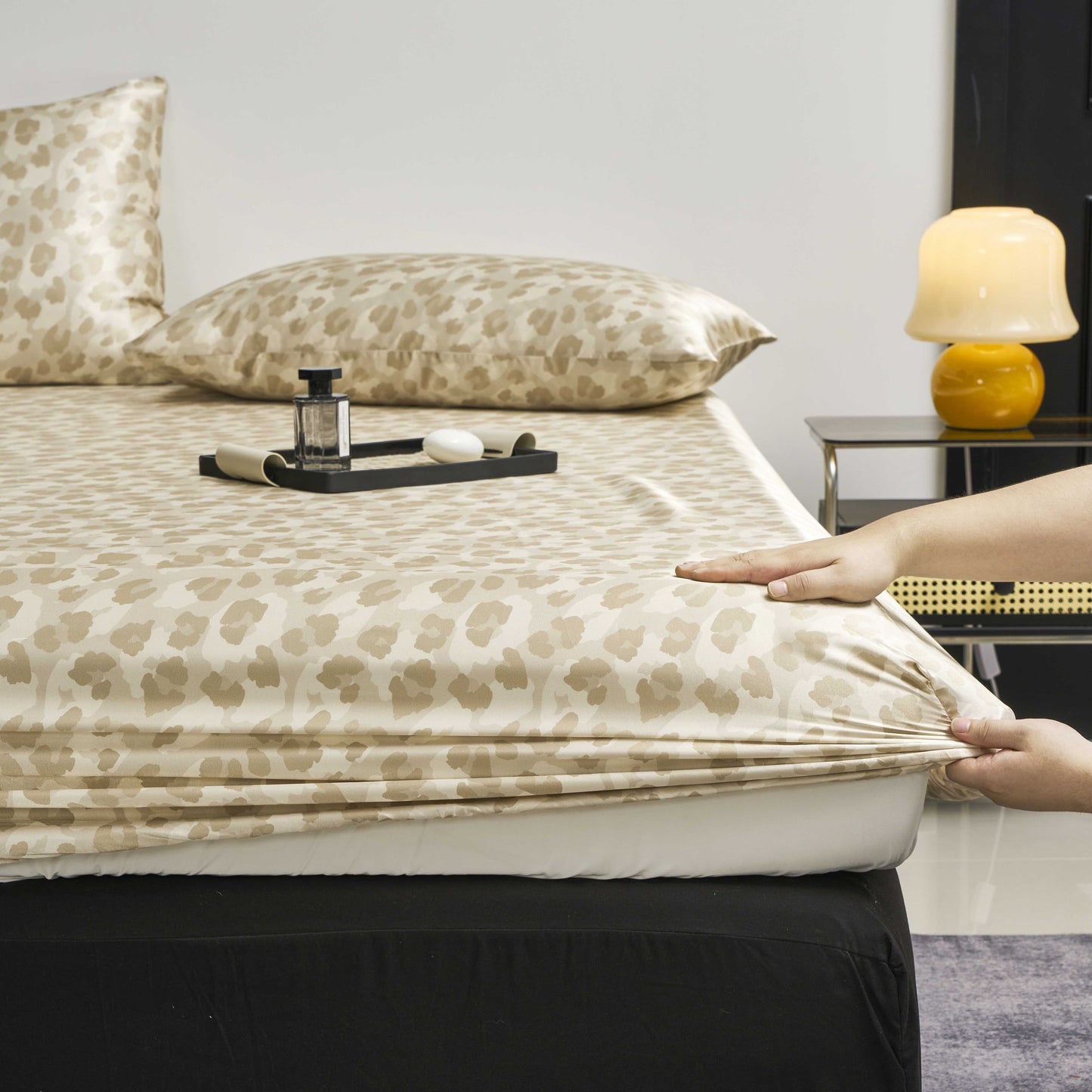 Luxurious Leopard Print Satin Sheet Set - Soft, Breathable, and Hypoallergenic for Comfortable Sleeping in Home, Dorm, and Guest Room - Includes 1 Mat and 2 Pillowcases, Easy Care and Machine Washable (Core Not Included)3pcs
