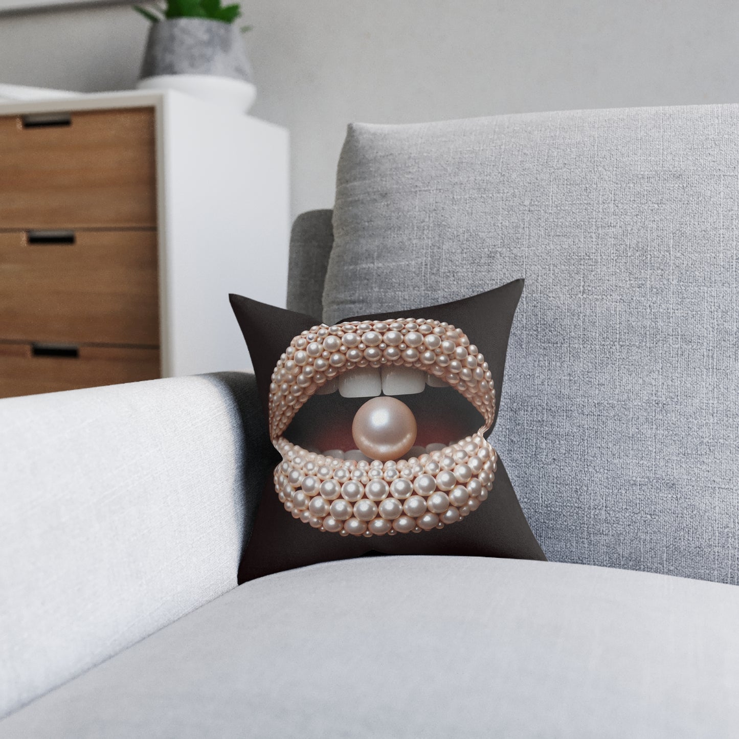 Pearl Mouth pillow