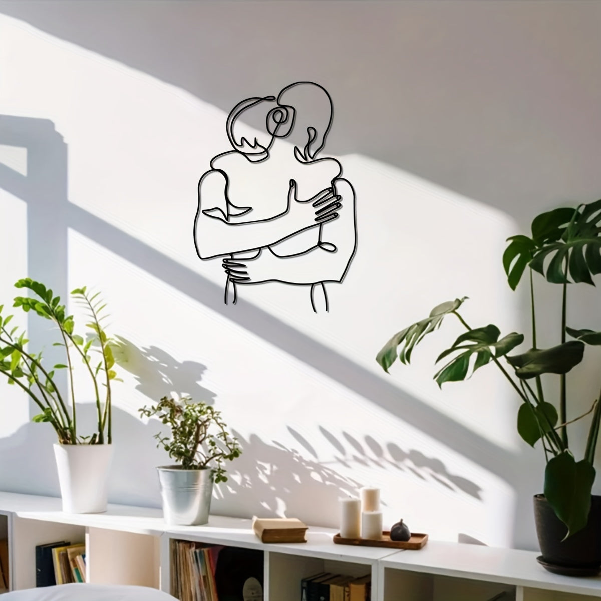 Romantic Hugging Couple Metal Wall Art, 27.94x39.88 cm - Minimalist Modern Home Decor, Perfect for Bedroom & Bathroom, Unique Housewarming or Christmas Gift